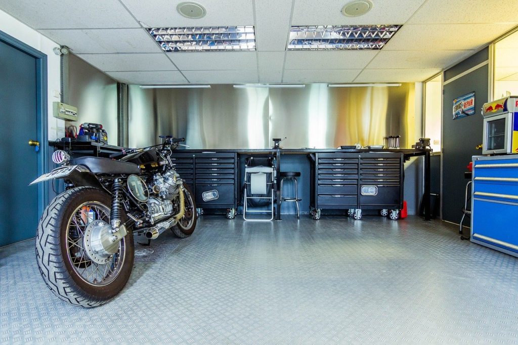 motorcycle motorbike garage 2619494